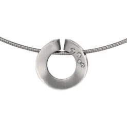 Anhänger durchbrochener Kreis Diamanten 0.06Ct W/SI Brillanten 950 Platin