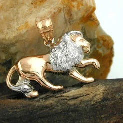Anhänger 15x23mm Löwe aus 375 Rotgold rhodiniert matt-glänzend bicolor Unisex