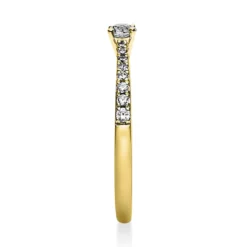 Ring aus 750 Gold Gelbgold mit 17 Diamanten Brillanten 0,30 Ct. 4er-Krappe