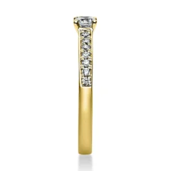 Ring aus 750 Gold Gelbgold mit 17 Diamanten Brillanten 0,35 Ct. 4er-Krappe