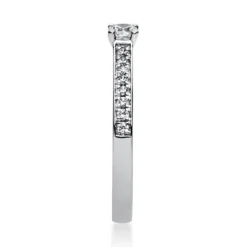 Ring aus 585 Gold Weißgold mit 17 Diamanten Brillanten 0,29 Ct. 4er-Krappe