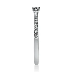 Ring aus 750 Gold Weißgold mit 19 Diamanten Brillanten 0,22 Ct. 4er-Krappe